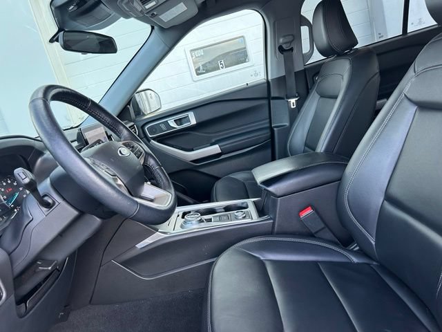 Certified 2023 Ford Explorer XLT w/ Equipment Group 202A AWD/4WD image 8