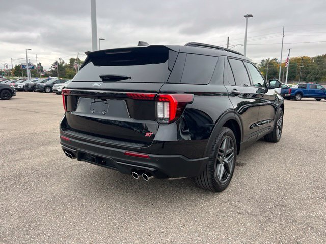 Certified 2025 Ford Explorer ST AWD/4WD image 4
