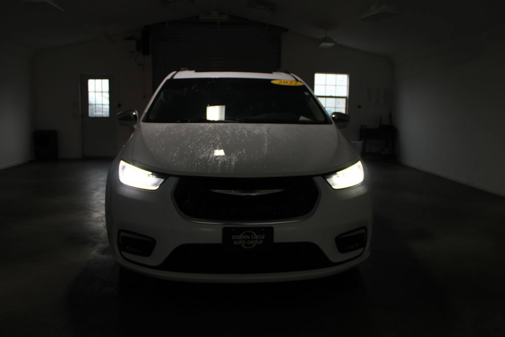 Used 2022 Chrysler Pacifica Limited image 9
