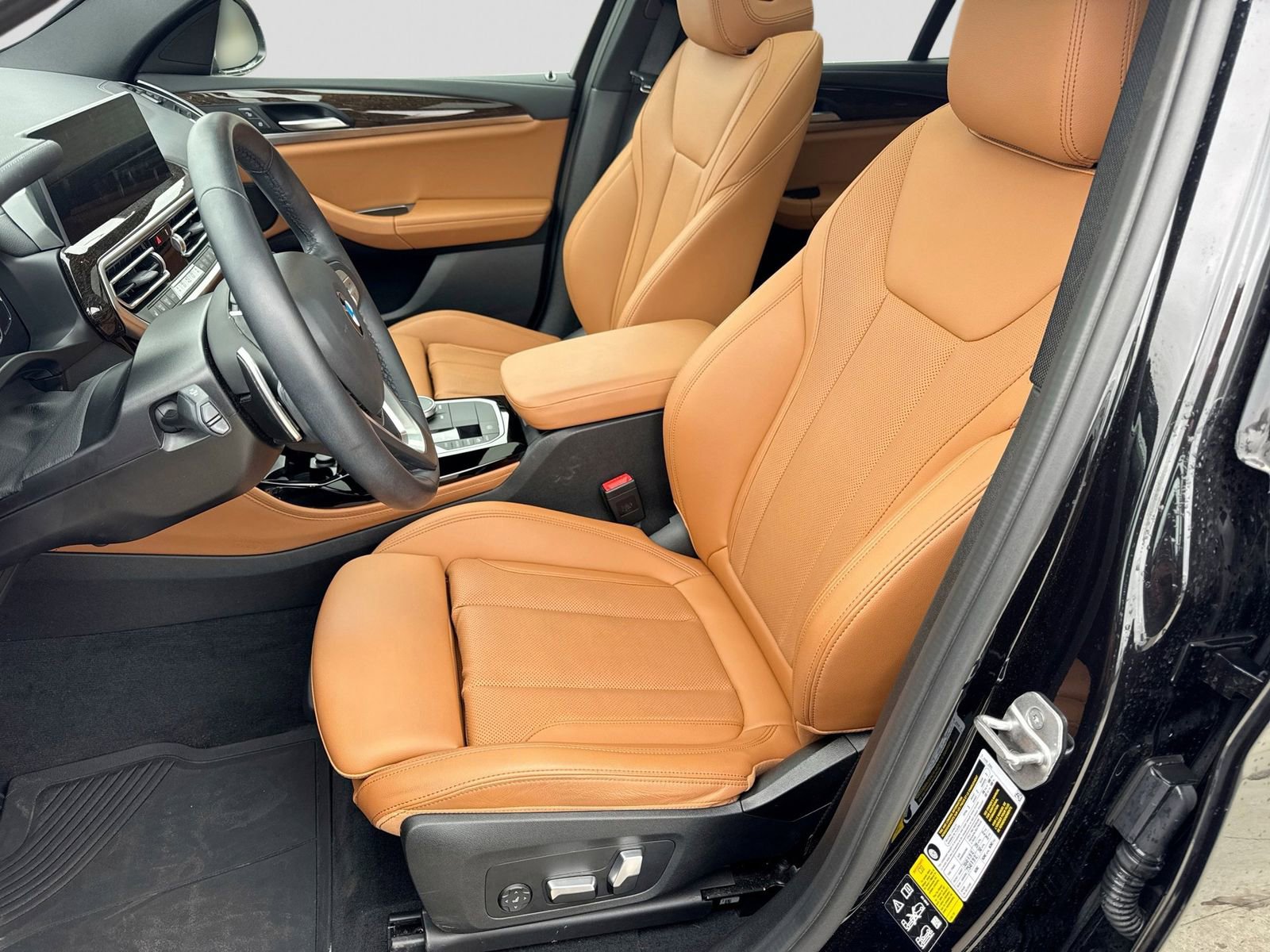 Used 2022 BMW X4 xDrive30i AWD/4WD image 18