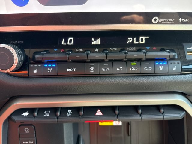 Used 2023 Toyota Tundra Limited AWD/4WD image 31