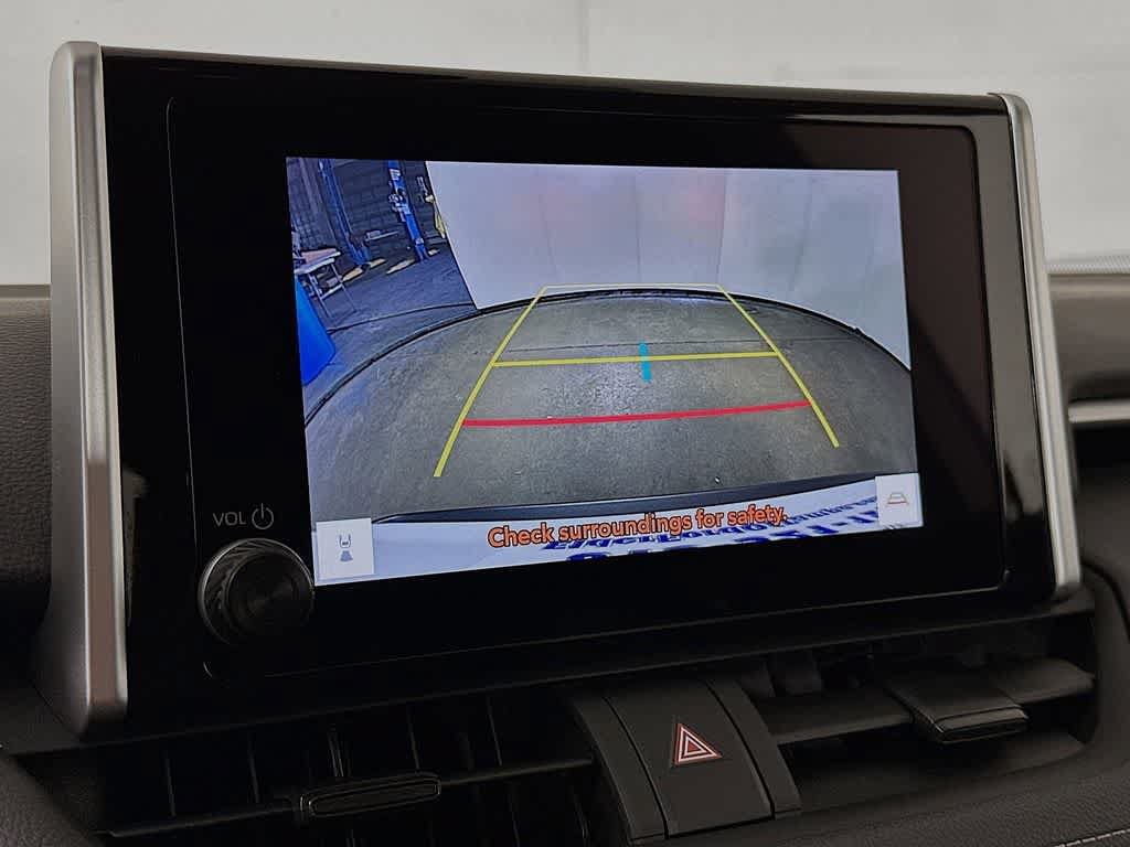 Used 2025 Toyota RAV4 XLE AWD/4WD image 28