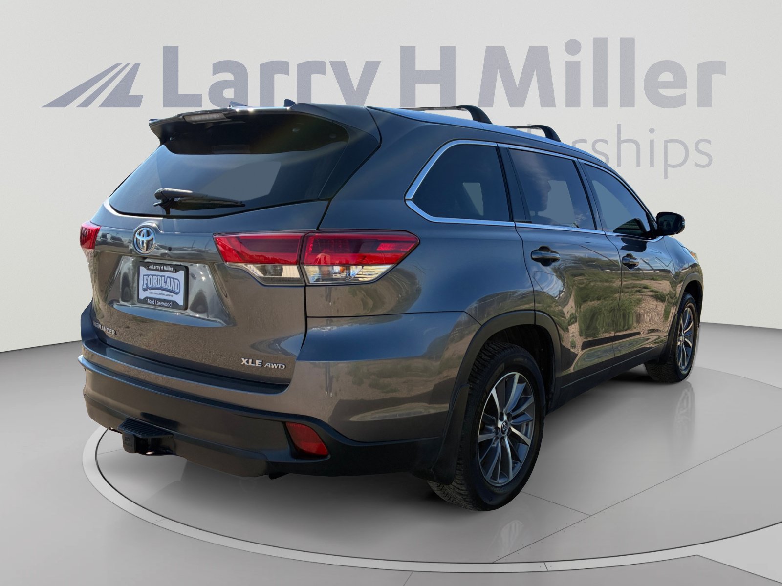Used 2019 Toyota Highlander XLE AWD/4WD image 5