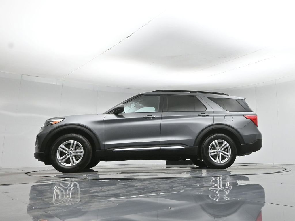 Certified 2023 Ford Explorer XLT RWD image 55