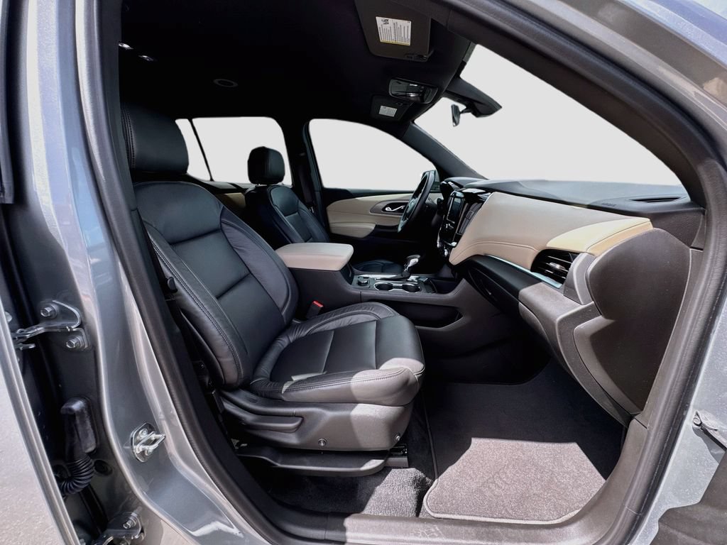 Used 2023 Chevrolet Traverse LS w/ Safety Package FWD image 27