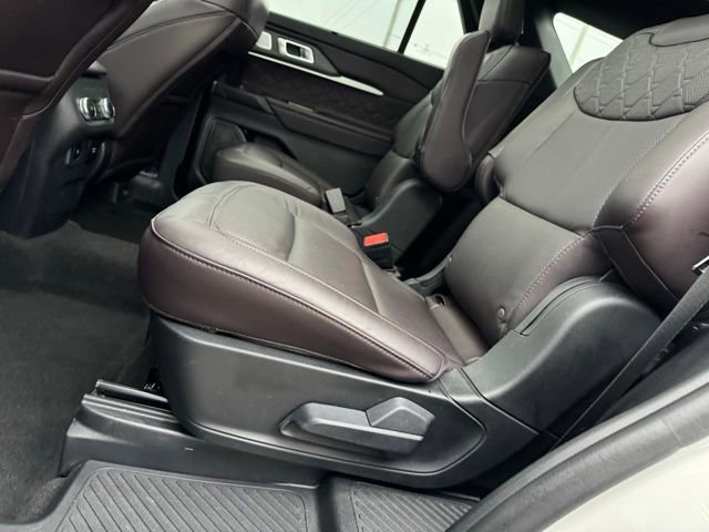 Certified 2025 Ford Explorer Platinum w/ Ultimate Package image 16