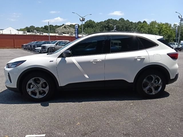 Certified 2025 Ford Escape ST-Line w/ Tech Pack #1 FWD image 6