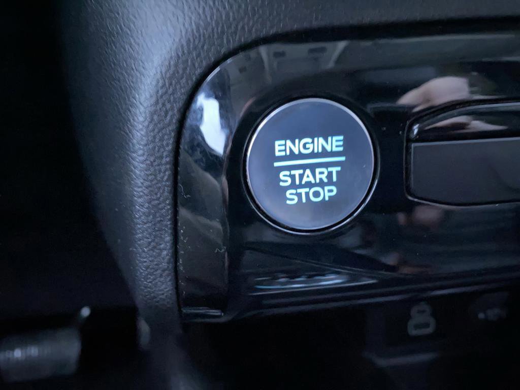 Certified 2025 Ford Escape Platinum image 36