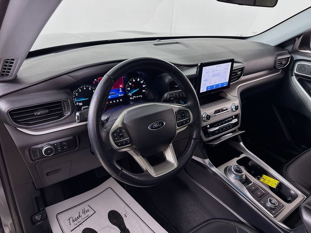 Certified 2021 Ford Explorer XLT w/ Equipment Group 202A image 9