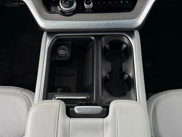 Certified 2025 Ford Expedition Platinum image 46