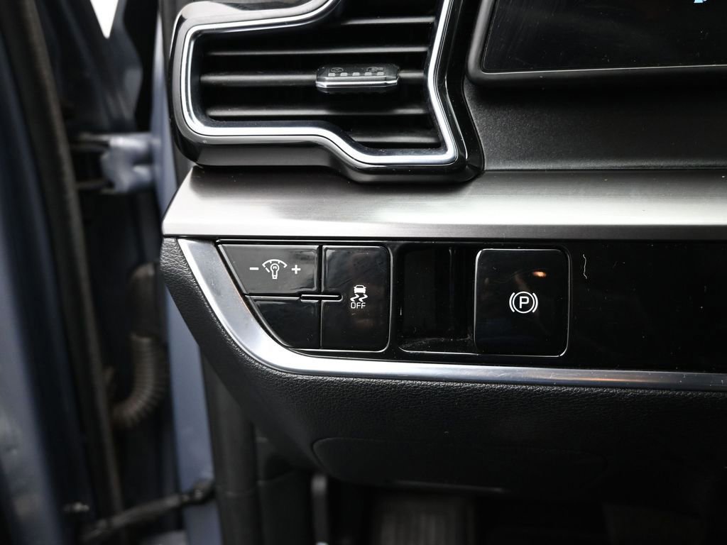 Used 2023 Kia Sportage EX image 41