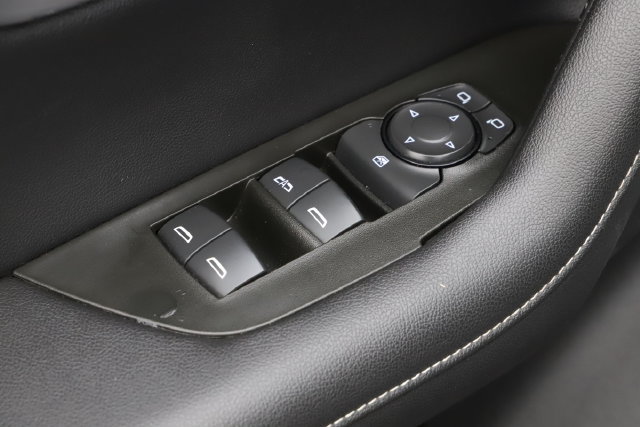 Used 2025 Chevrolet Blazer LT AWD/4WD image 15