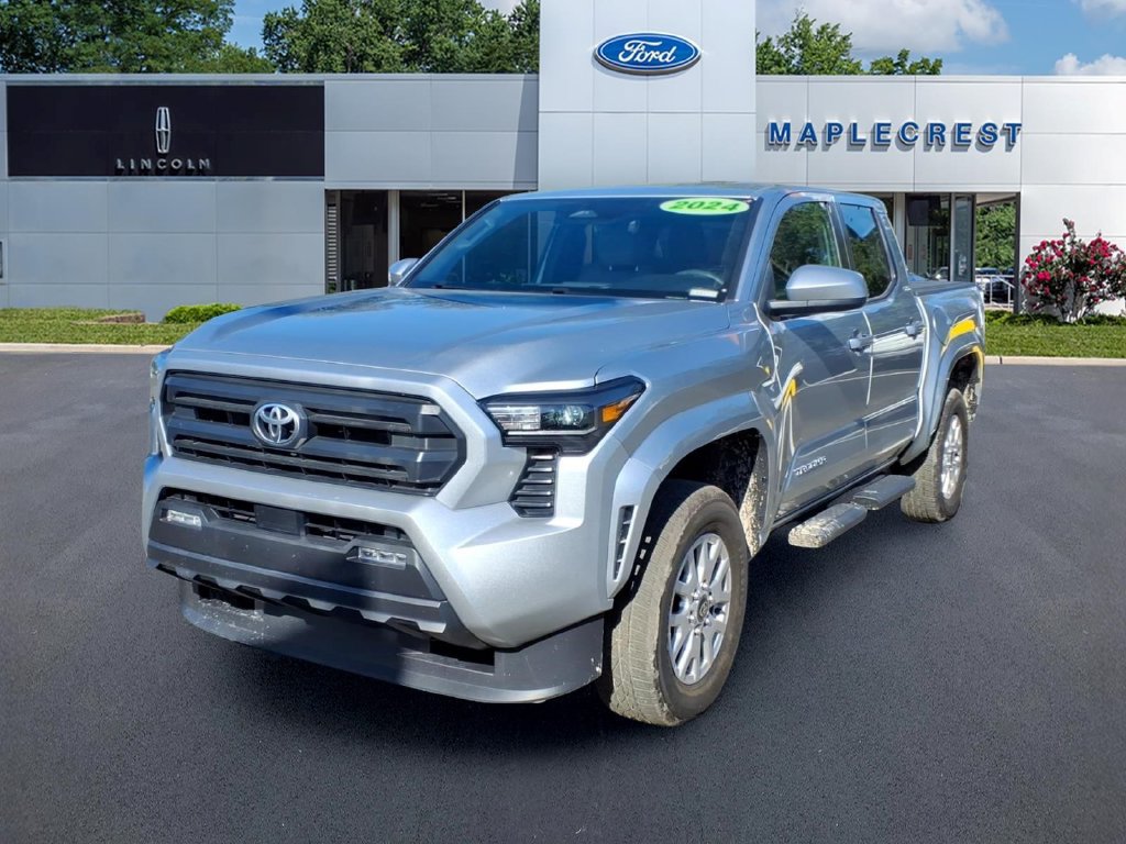 Used 2024 Toyota Tacoma SR5 AWD/4WD image 2