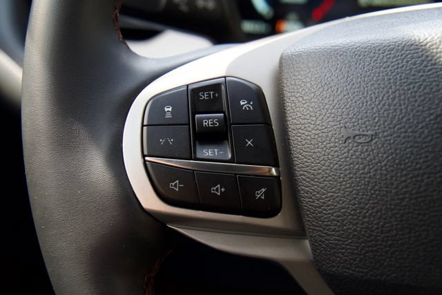 Certified 2025 Ford Explorer Active AWD/4WD image 18