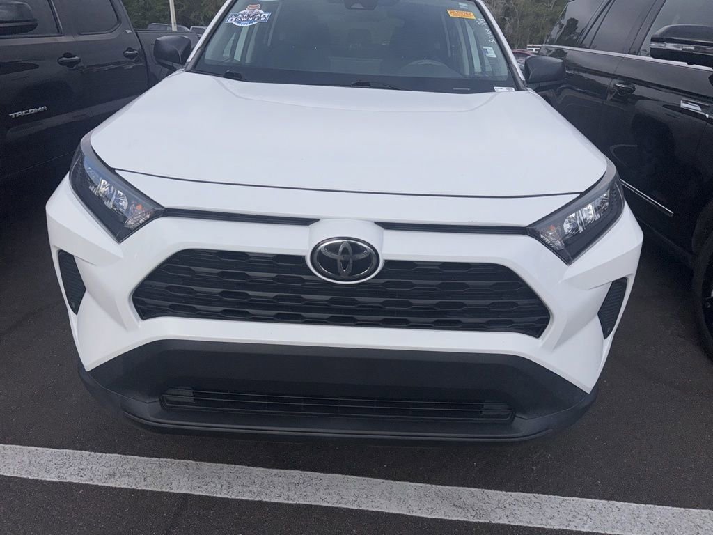 Used 2022 Toyota RAV4 LE image 4