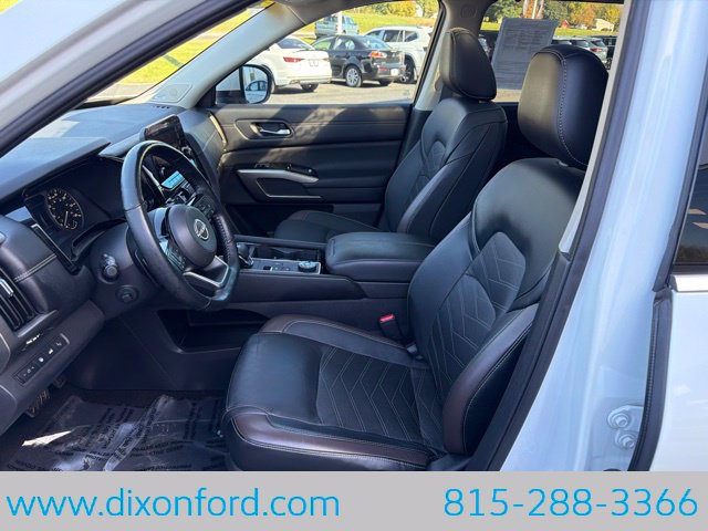 Used 2023 Nissan Pathfinder Platinum AWD/4WD image 11