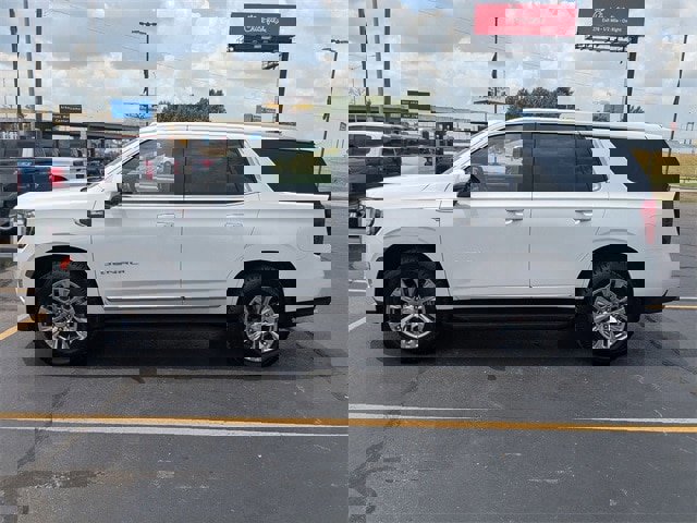 Used 2023 GMC Yukon Denali image 2