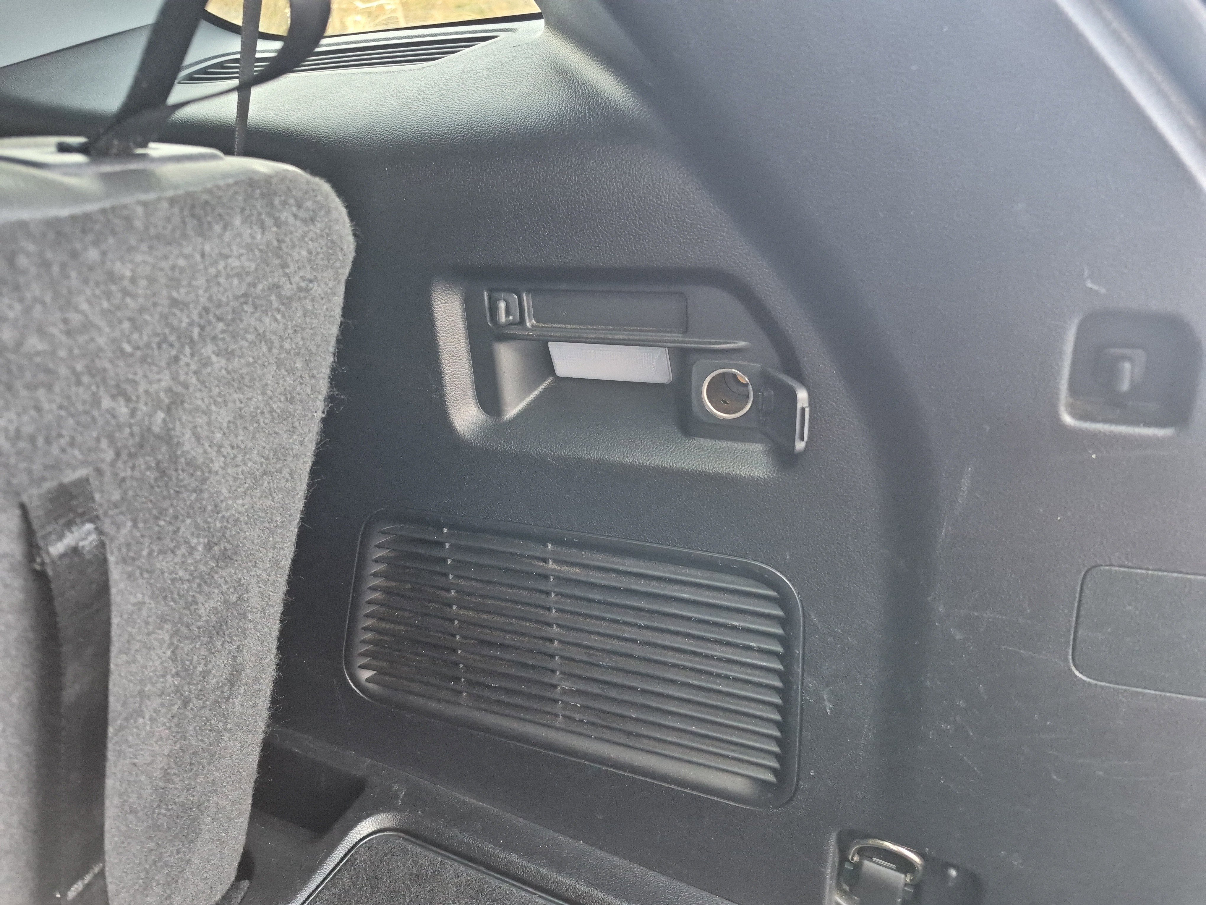 Certified 2020 Ford Explorer XLT w/ Equipment Group 202A image 18