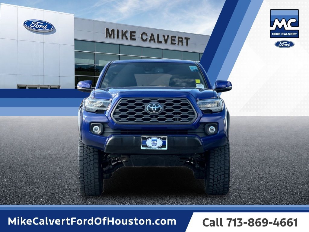 Used 2022 Toyota Tacoma TRD Off-Road w/ TRD Premium Off Road Package AWD/4WD image 8