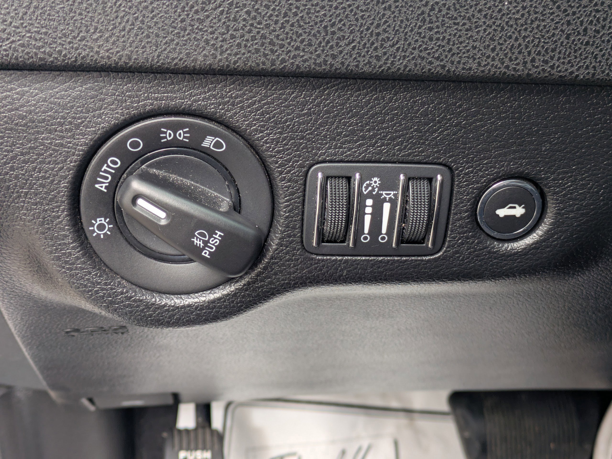 Used 2020 Dodge Charger R/T w/ Blacktop Package image 24