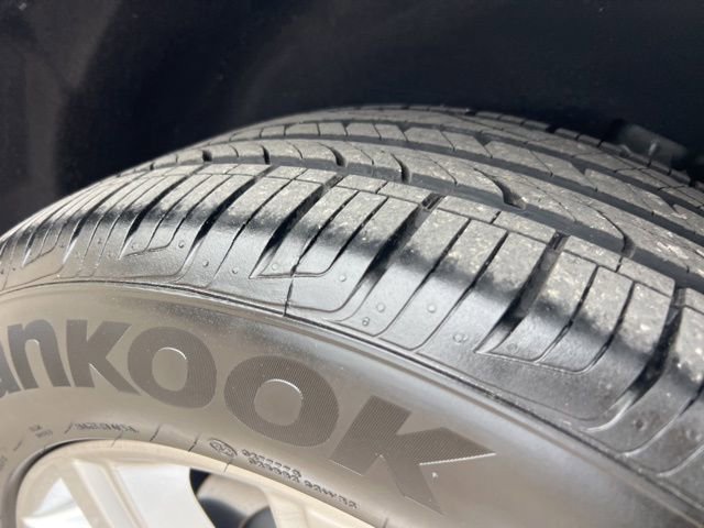 Certified 2024 Ford Edge Titanium w/ Equipment Group 301A image 30