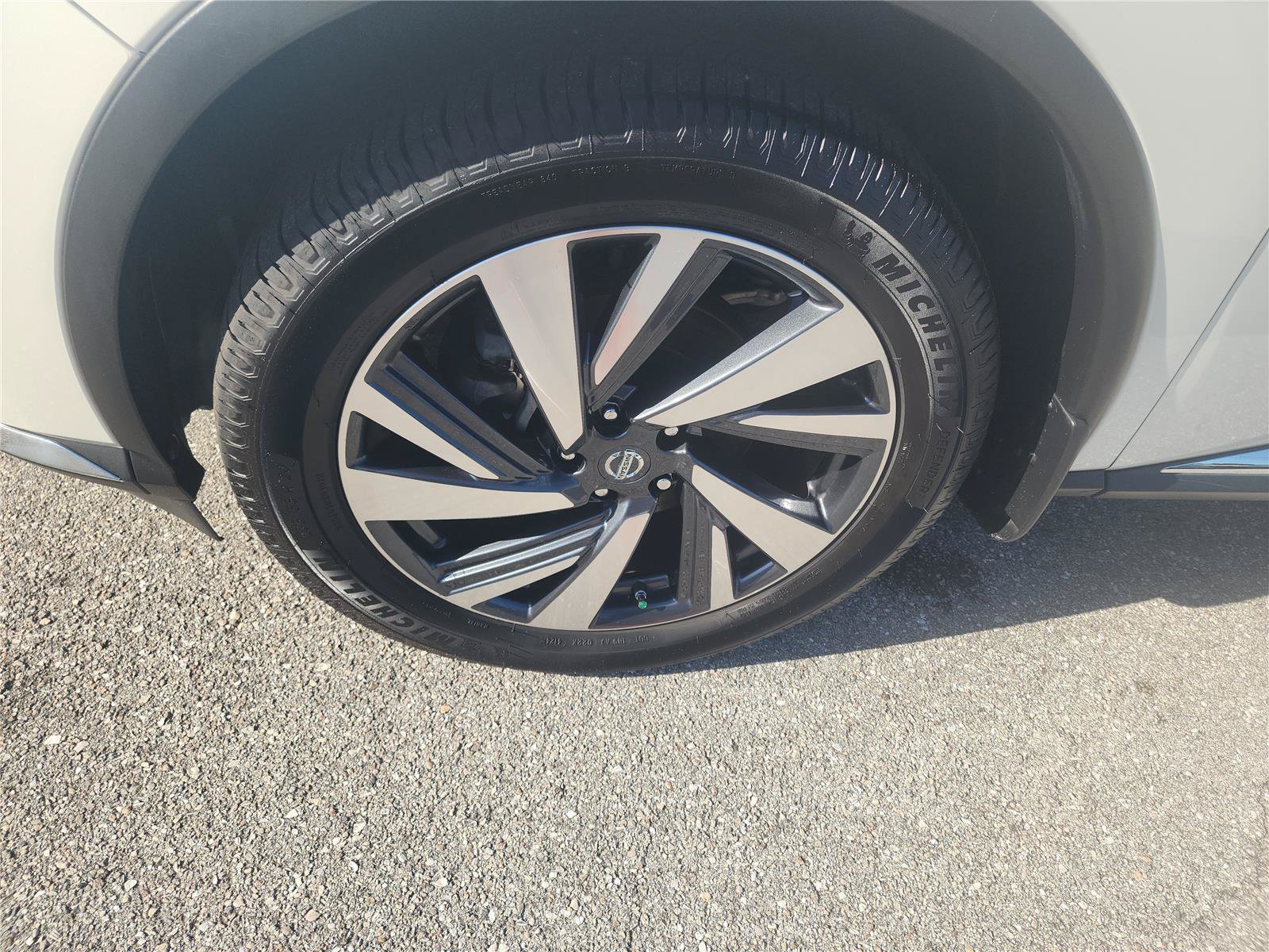 Used 2017 Nissan Murano Platinum w/ Platinum Technology Package FWD image 9