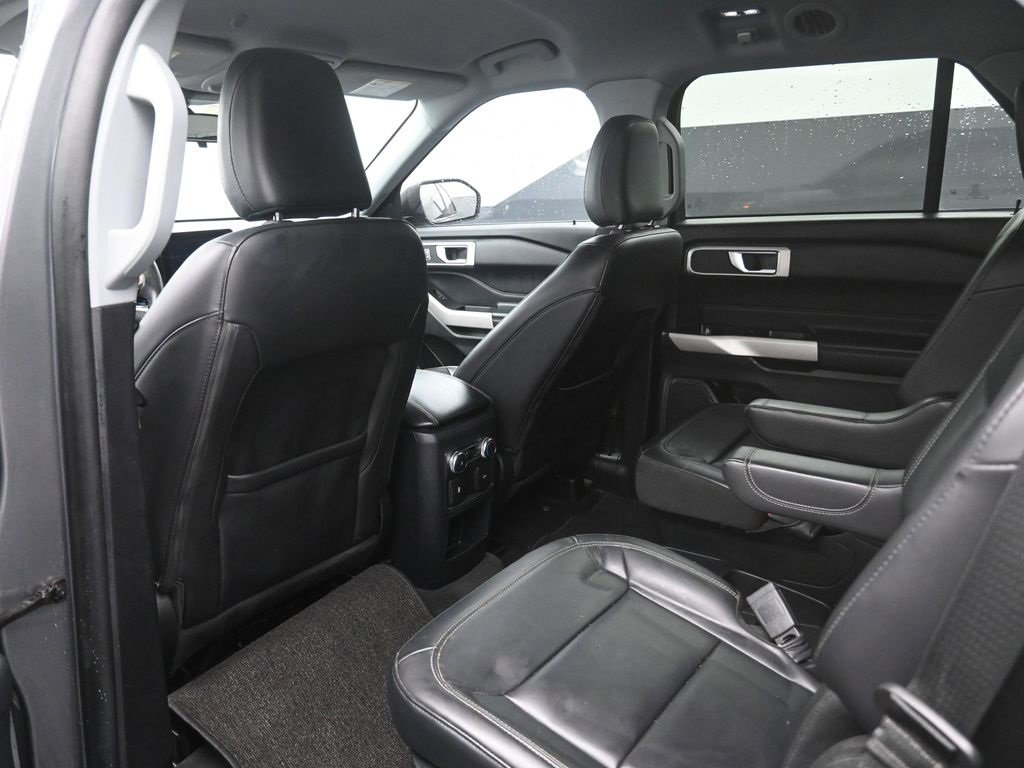 Certified 2021 Ford Explorer XLT w/ Equipment Group 202A image 2