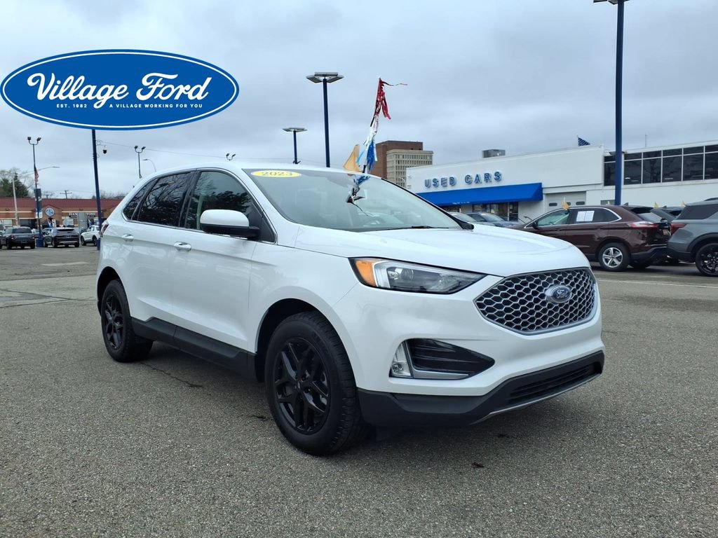 Certified 2023 Ford Edge SEL w/ Convenience Package AWD/4WD image 4