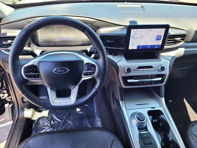 Certified 2023 Ford Explorer XLT w/ Equipment Group 202A AWD/4WD image 9