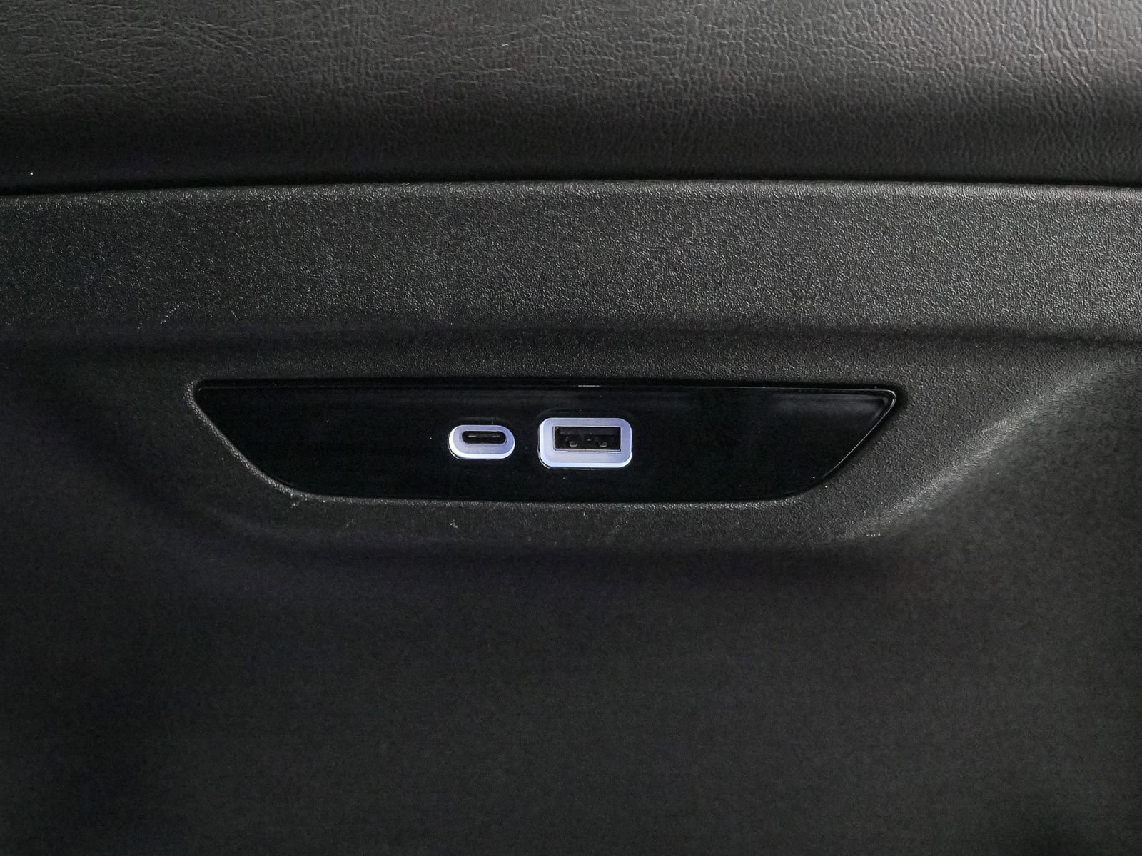 Used 2024 Chrysler Pacifica Touring-L image 26