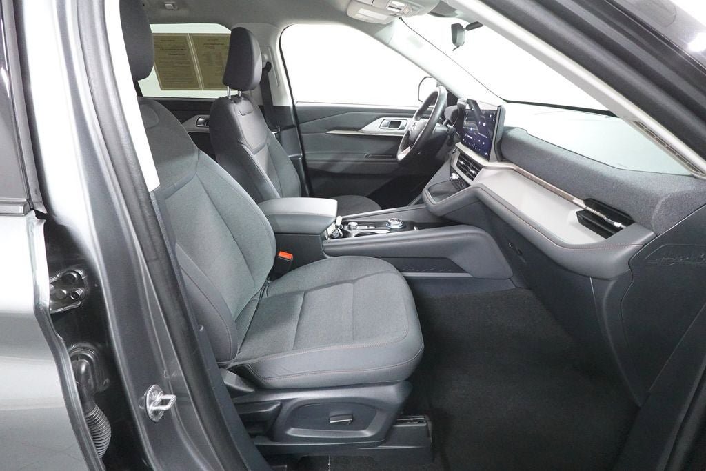 Certified 2025 Ford Explorer Active AWD/4WD image 35