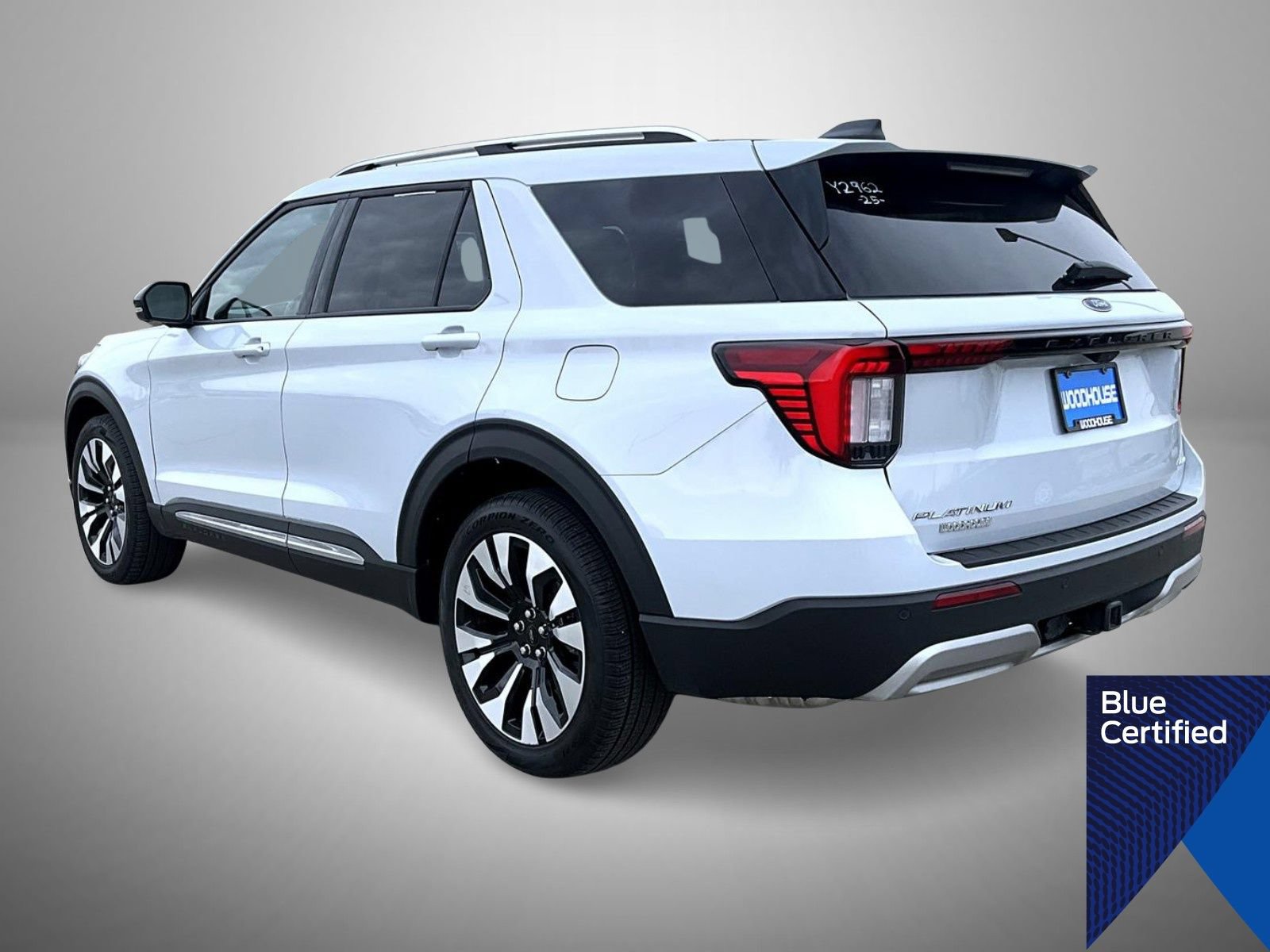 Certified 2025 Ford Explorer Platinum w/ LUX Leather Package AWD/4WD image 7