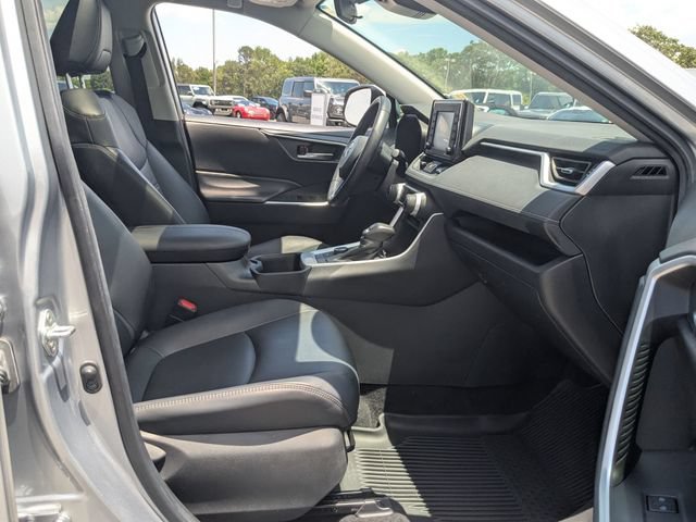 Used 2022 Toyota RAV4 XLE Premium AWD/4WD image 28