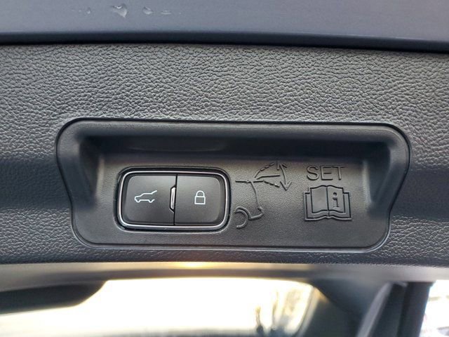 Certified 2023 Ford Explorer XLT w/ Equipment Group 202A image 9