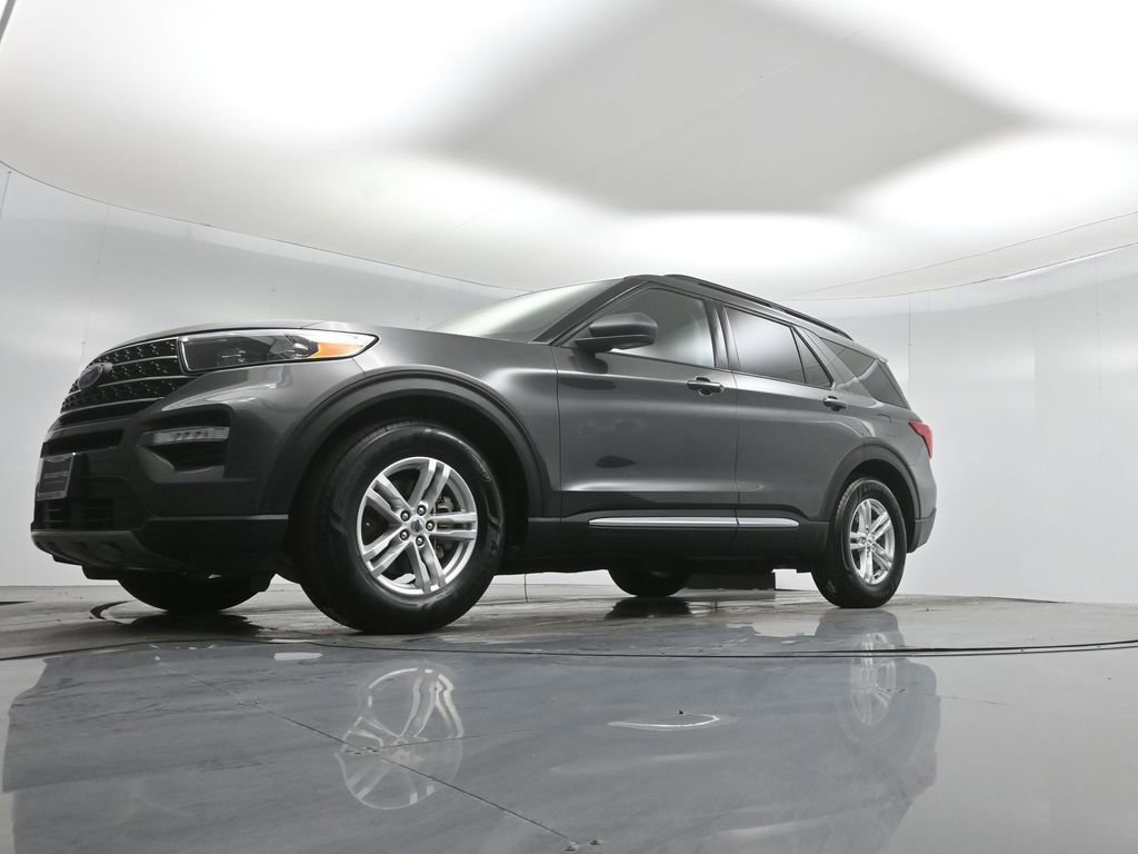 Certified 2020 Ford Explorer XLT w/ Equipment Group 202A image 46