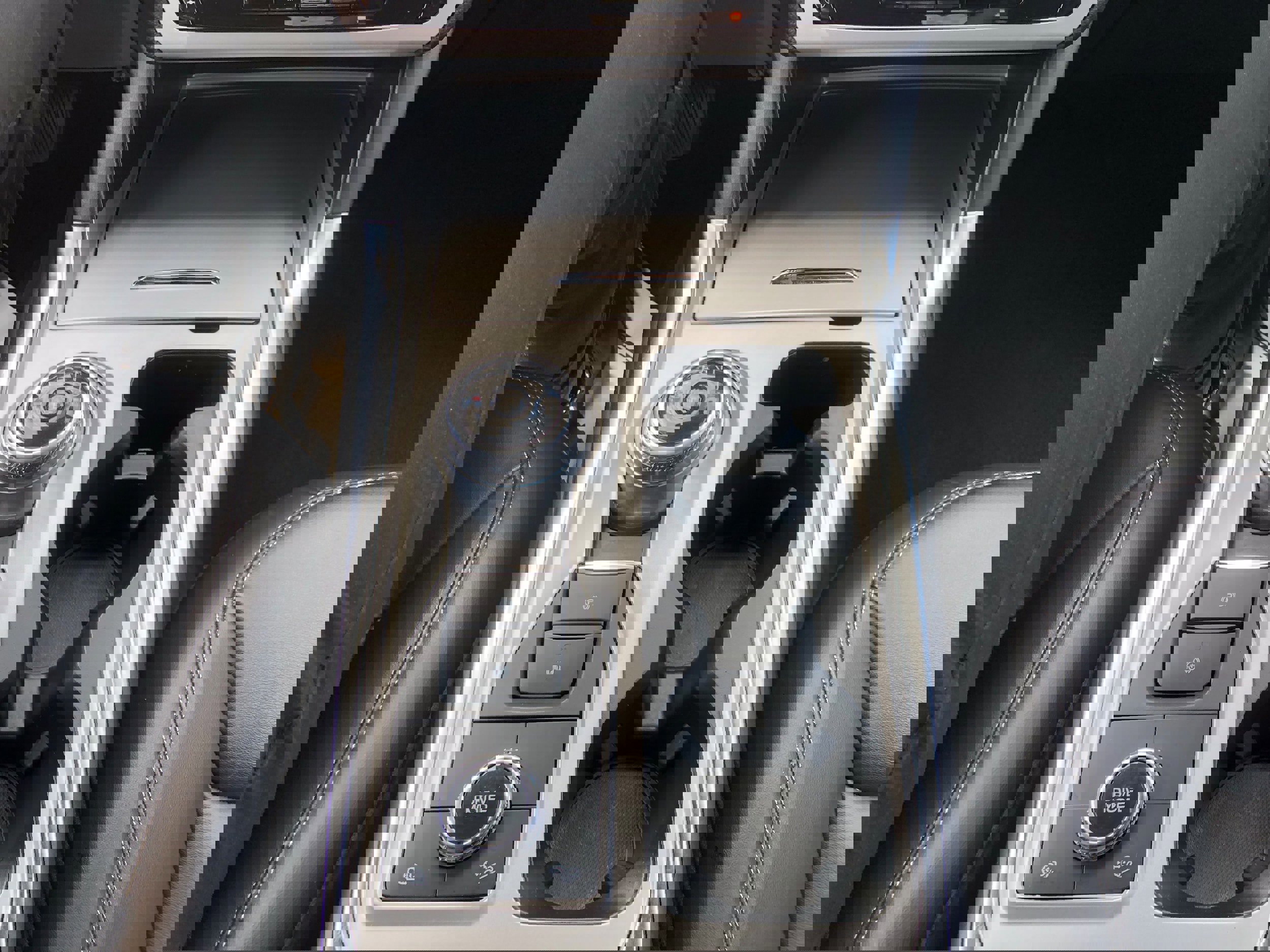 Certified 2023 Ford Explorer XLT w/ Equipment Group 202A image 14