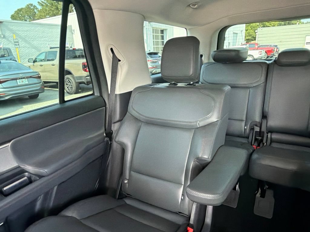 Certified 2025 Ford Expedition Active AWD/4WD image 14