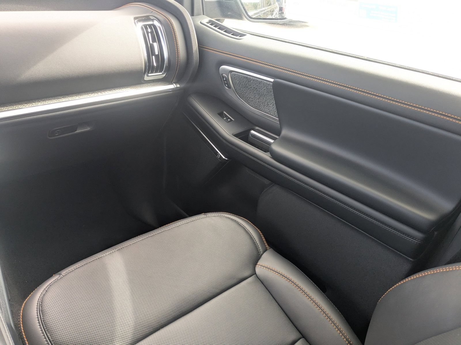 Certified 2025 Ford Expedition Tremor AWD/4WD image 19