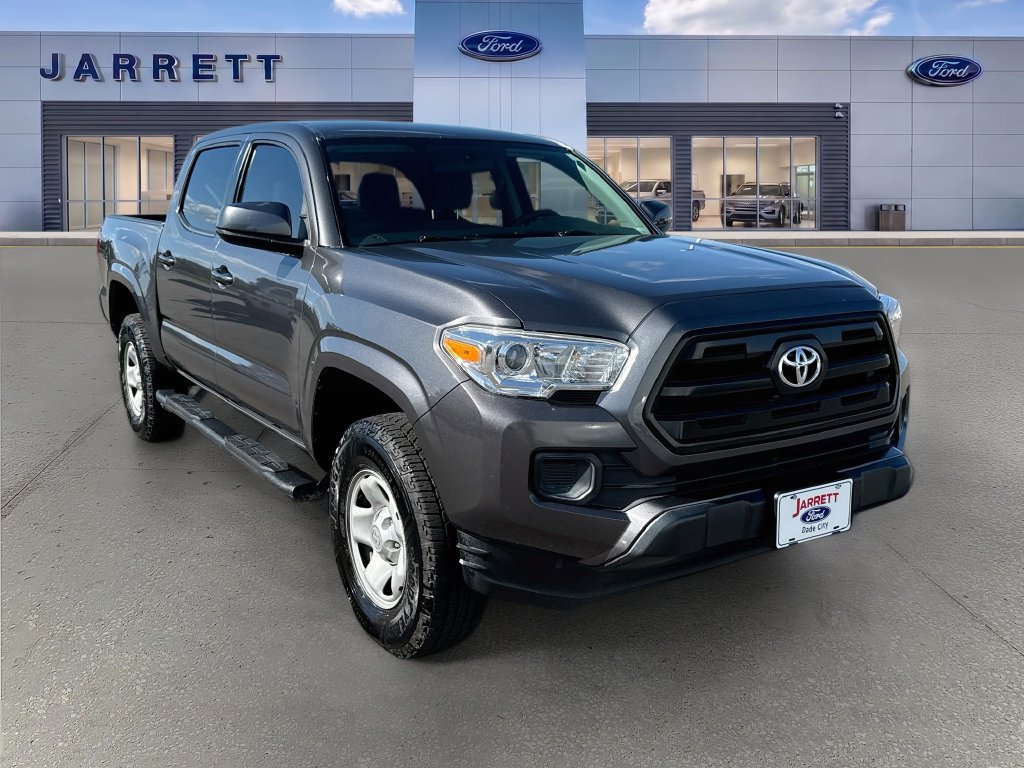 Used 2017 Toyota Tacoma SR RWD image 1