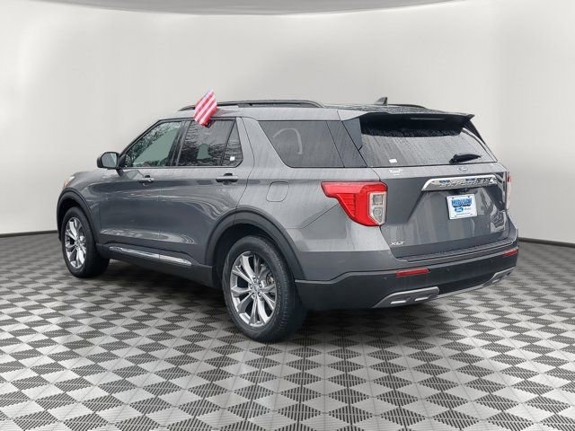 Certified 2022 Ford Explorer XLT w/ Equipment Group 202A image 2