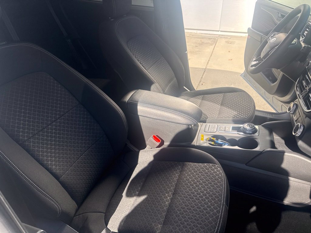 Certified 2024 Ford Escape Active FWD image 33