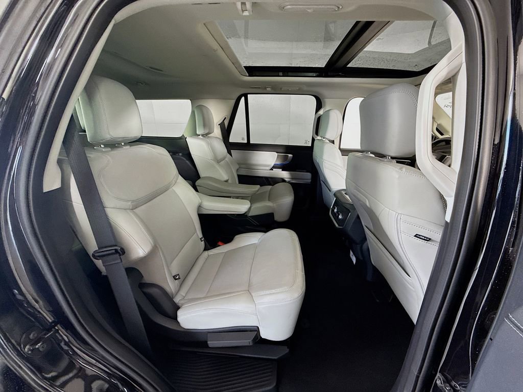 Certified 2025 Ford Expedition Platinum AWD/4WD image 30