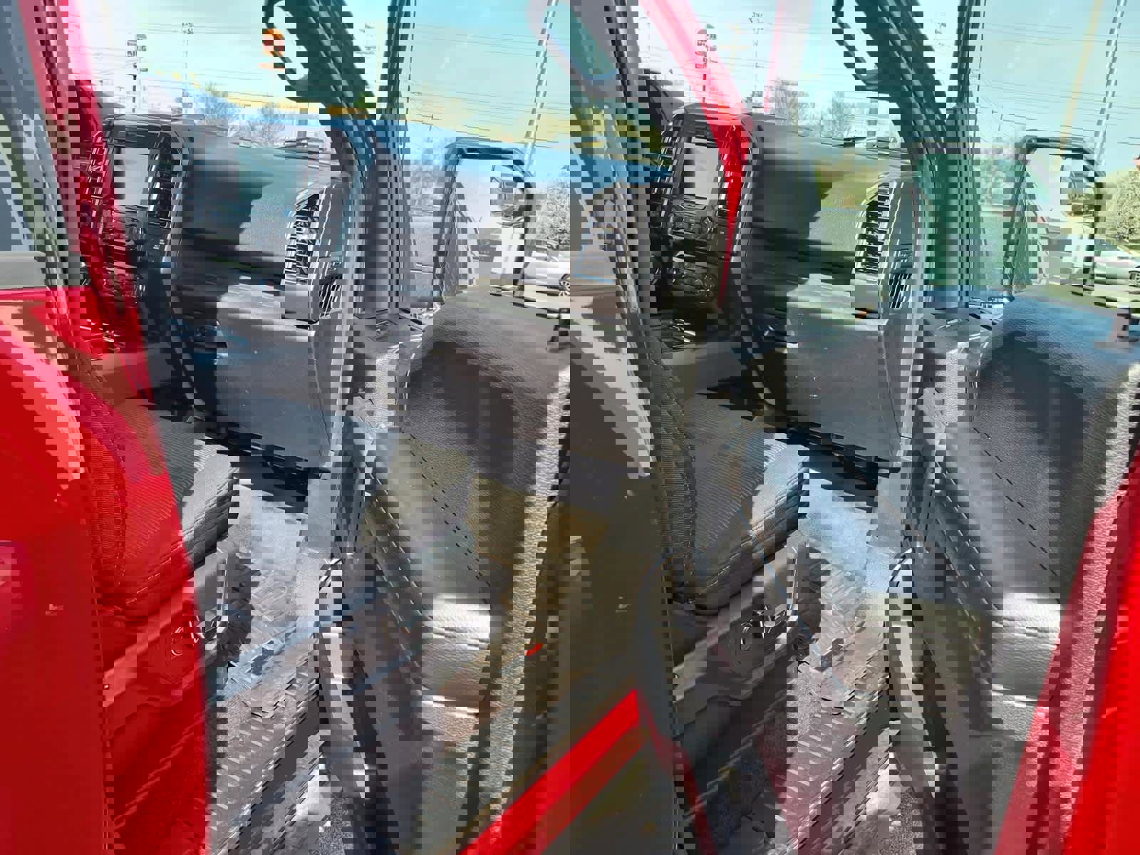 Certified 2017 Ford F150 XLT w/ Equipment Group 302A Luxury image 31