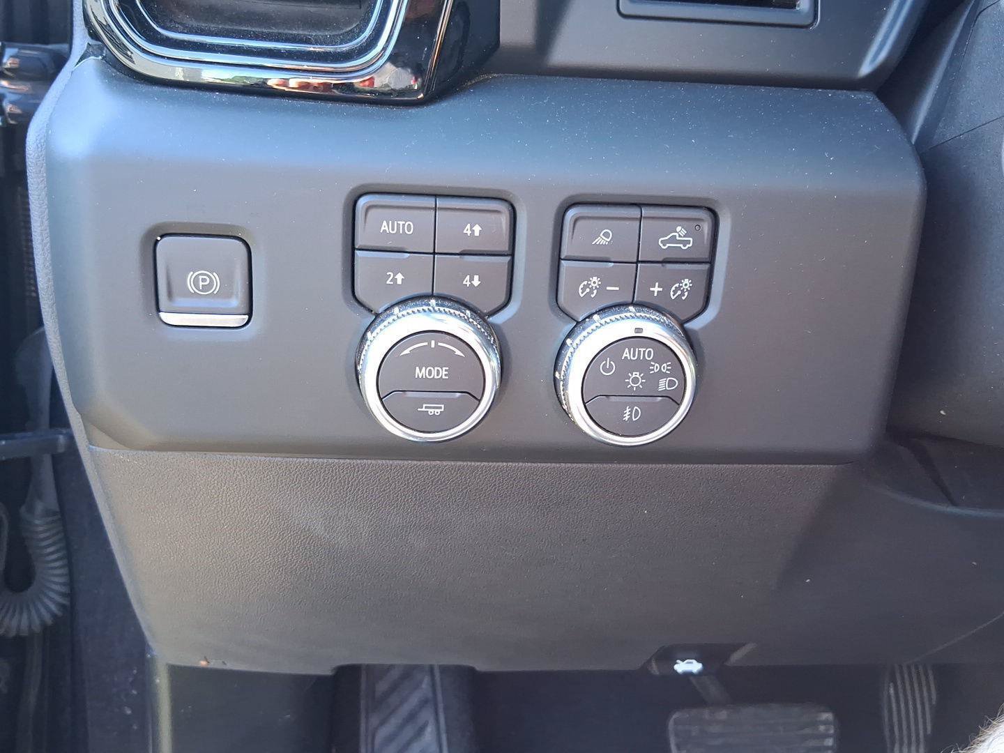 Used 2022 GMC Sierra 1500 AT4 w/ AT4 Preferred Package AWD/4WD image 19