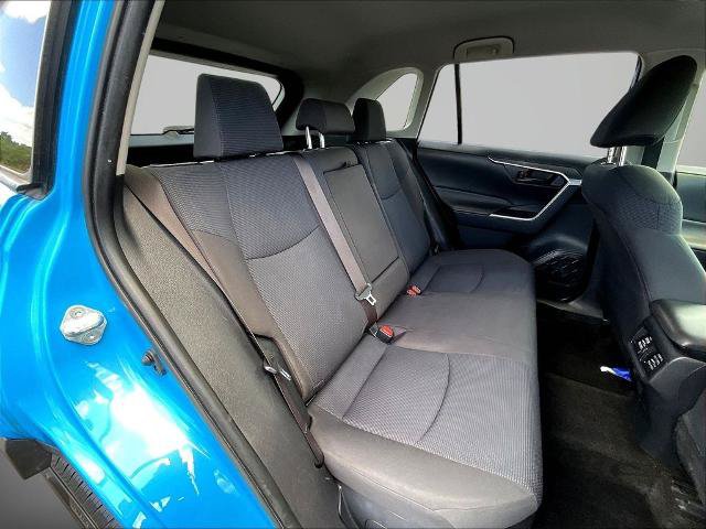 Used 2019 Toyota RAV4 LE w/ Carpet Mat Package AWD/4WD image 28
