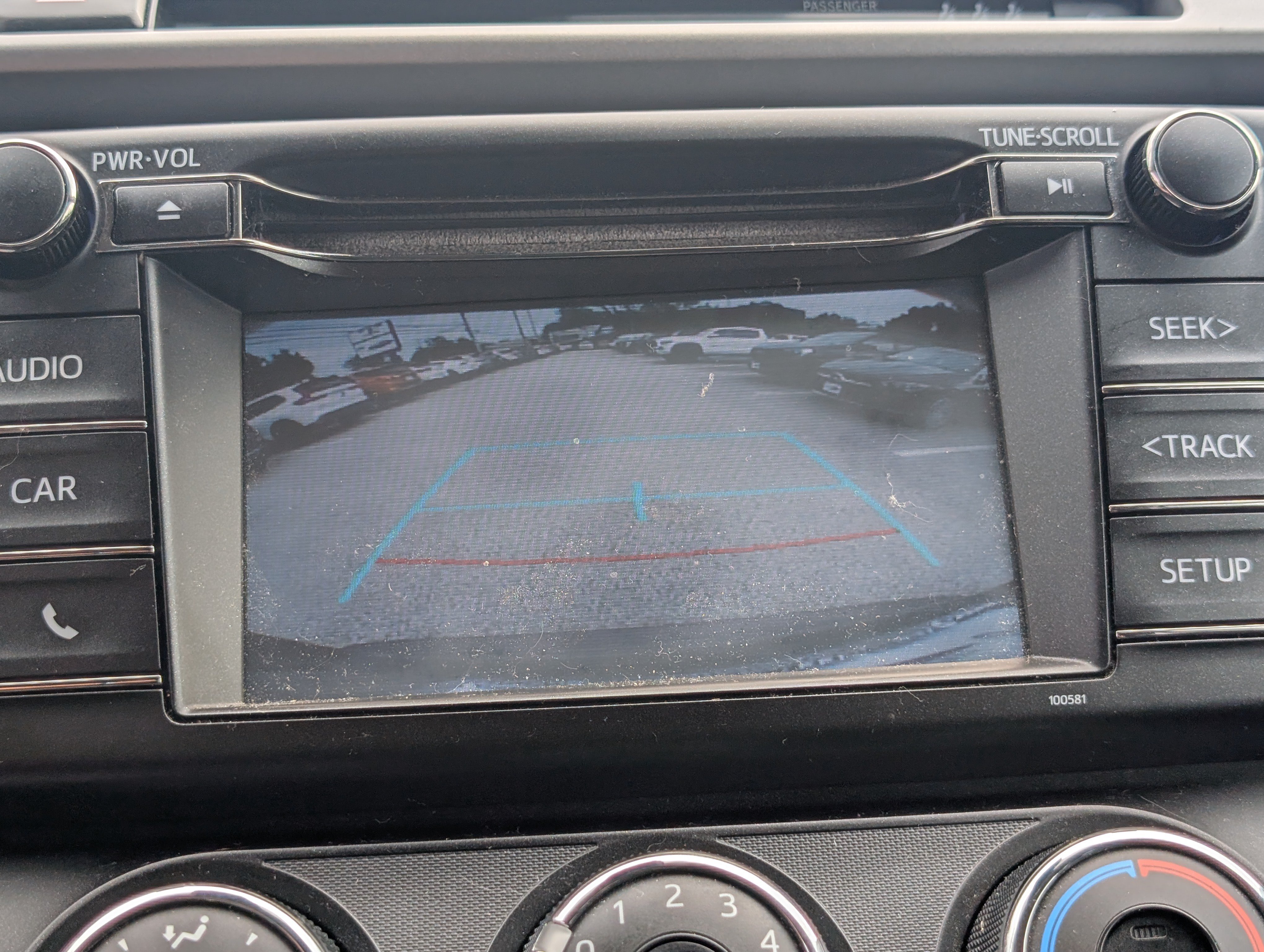 Used 2018 Toyota RAV4 LE w/ Carpet Mat Package AWD/4WD image 25
