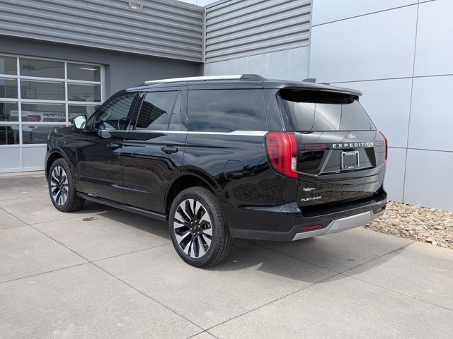 Certified 2025 Ford Expedition Platinum w/ Driver's Package AWD/4WD image 6