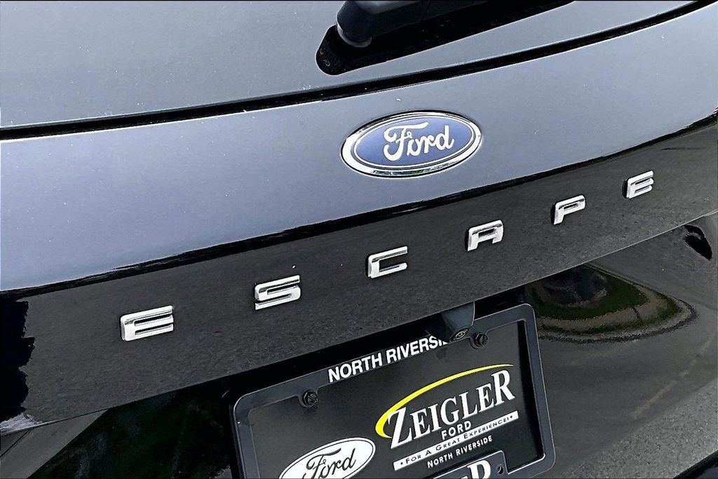Certified 2023 Ford Escape ST-Line Select w/ Tech Pack #2 AWD/4WD image 8