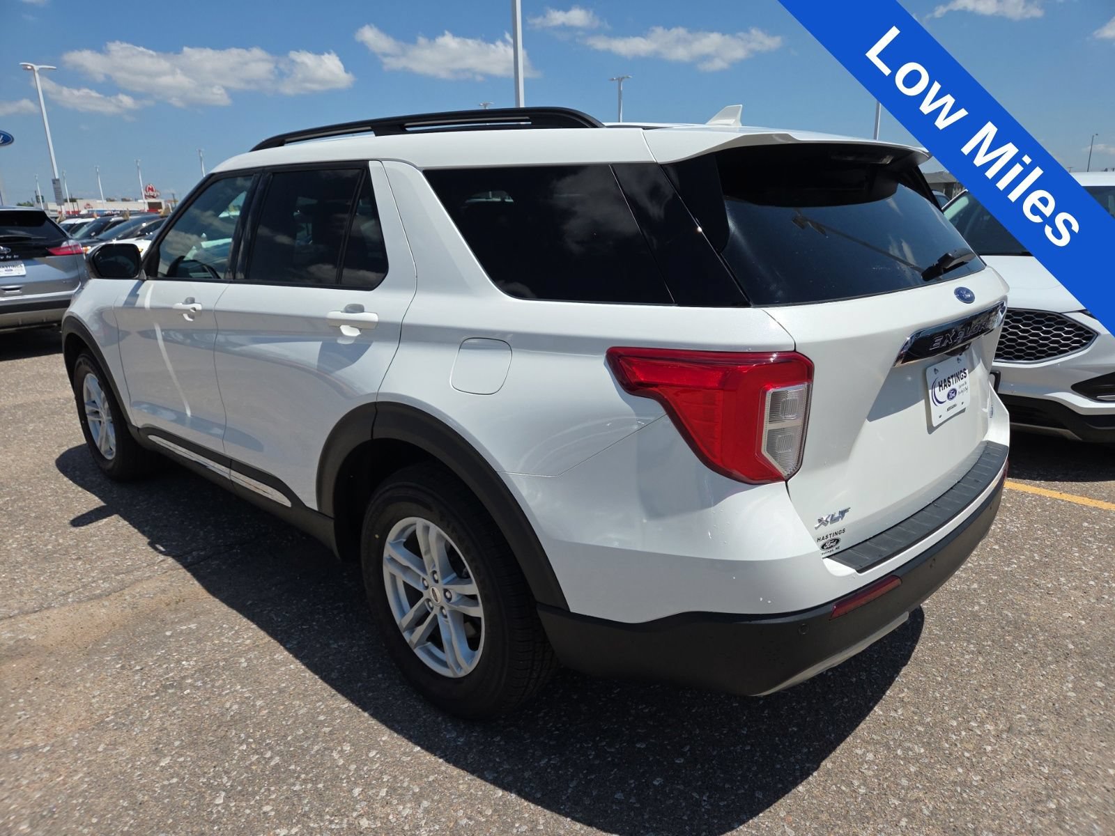 Certified 2022 Ford Explorer XLT w/ Equipment Group 202A AWD/4WD image 3