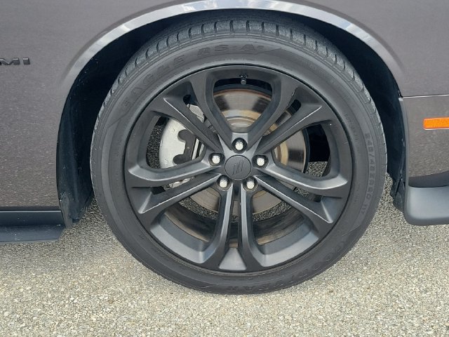 Used 2022 Dodge Challenger R/T RWD image 12
